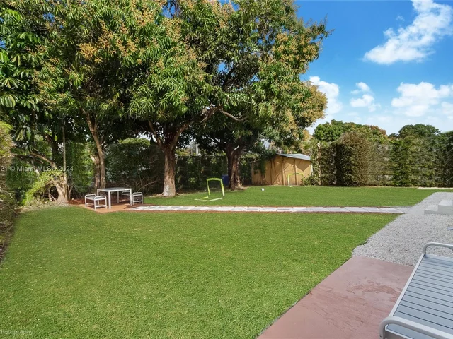 1171 NW 57th St, Miami FL 33127