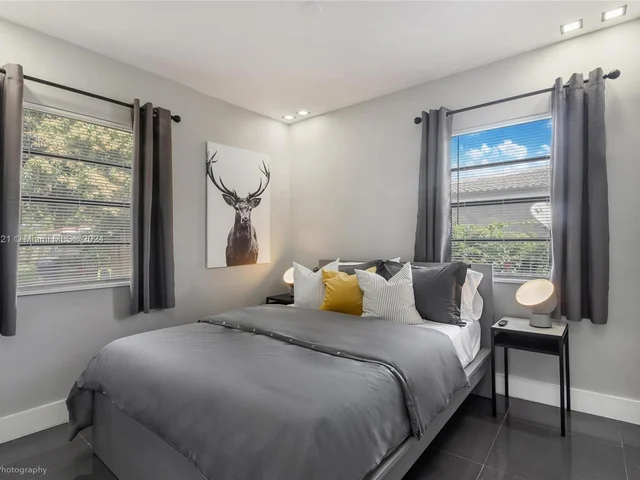 1171 NW 57th St, Miami FL 33127