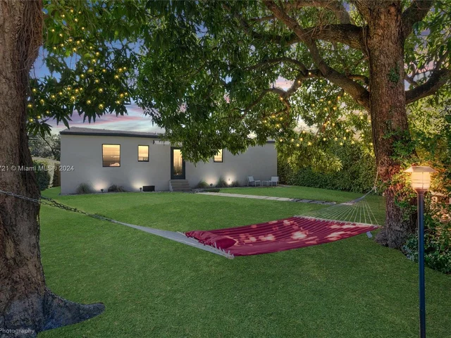 1171 NW 57th St, Miami FL 33127