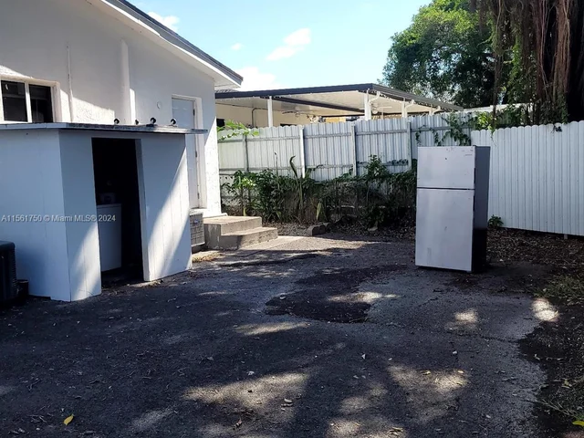 2126 NW 47th Ter # B, Miami FL 33142