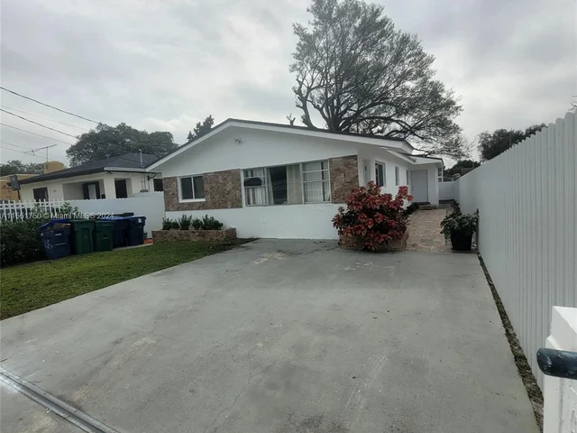 2126 NW 47th Ter # B, Miami FL 33142