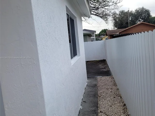 2126 NW 47th Ter # B, Miami FL 33142