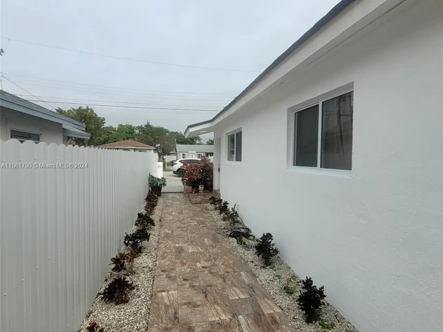 2126 NW 47th Ter # B, Miami FL 33142