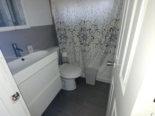 2126 NW 47th Ter # B, Miami FL 33142