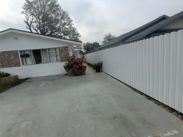 2126 NW 47th Ter # B, Miami FL 33142