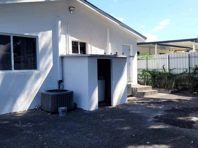 2126 NW 47th Ter # B, Miami FL 33142