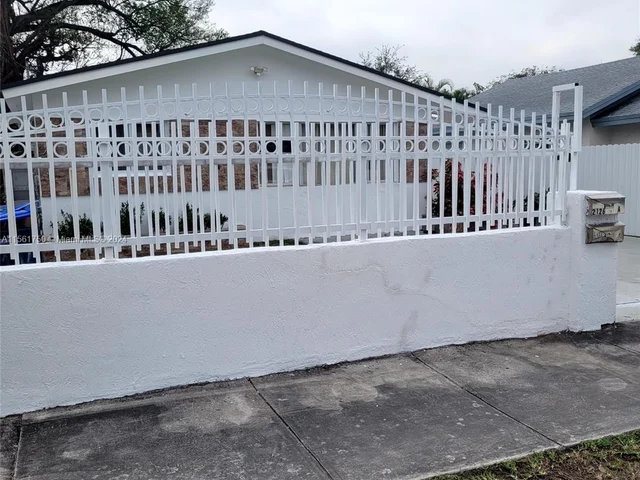 2126 NW 47th Ter # B, Miami FL 33142