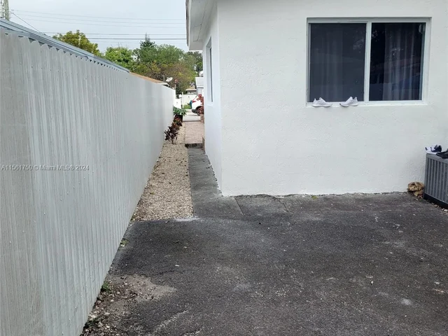 2126 NW 47th Ter # B, Miami FL 33142