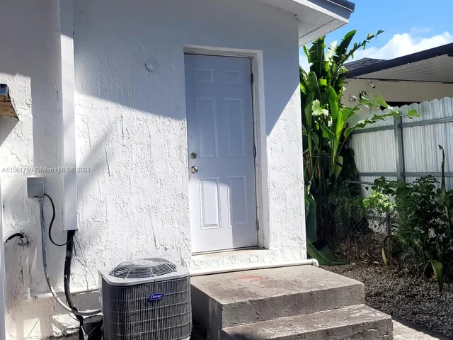 2126 NW 47th Ter # B, Miami FL 33142