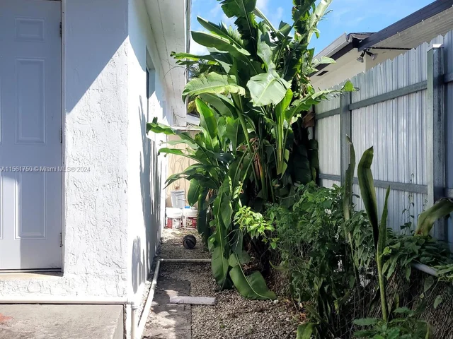 2126 NW 47th Ter # B, Miami FL 33142