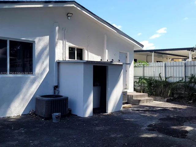 2126 NW 47th Ter # B, Miami FL 33142