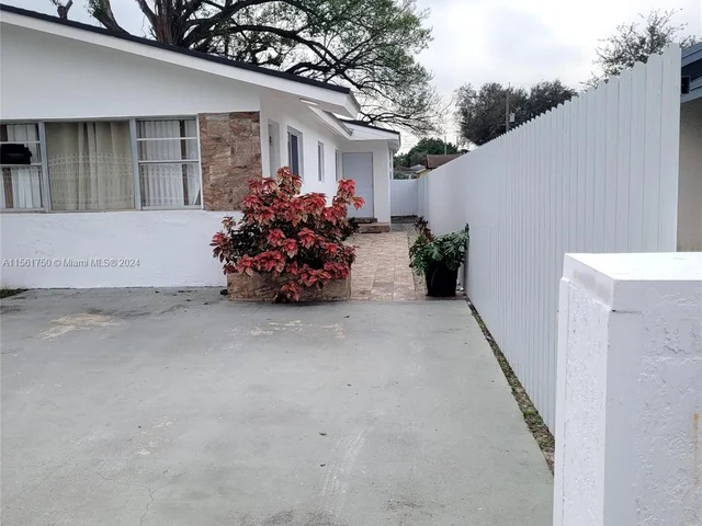 2126 NW 47th Ter # B, Miami FL 33142