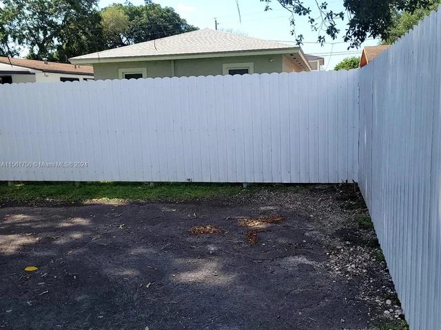 2126 NW 47th Ter # B, Miami FL 33142