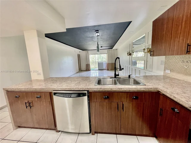 2067 Coral Ridge Dr # N202, Coral Springs FL 33071