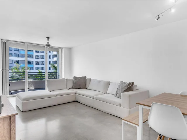 1401 Bay Rd # 504, Miami Beach FL 33139