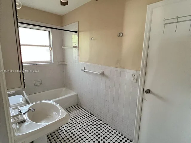 617 SW 6th St # 0, Fort Lauderdale FL 33315