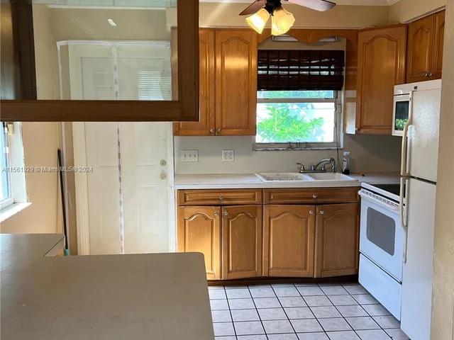 617 SW 6th St # 0, Fort Lauderdale FL 33315