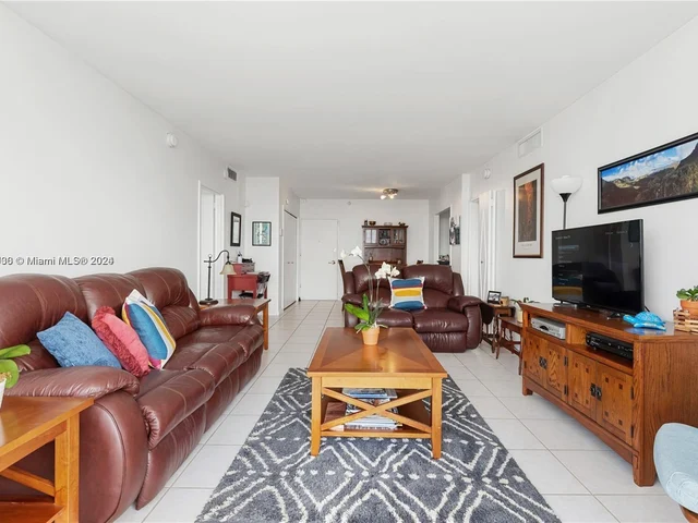 5700 Collins Ave # 11H, Miami Beach FL 33140