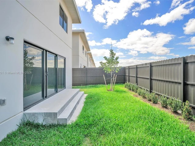 253 NW 13 Place # 253, Homestead FL 33034