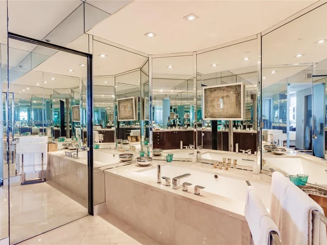 300 S Pointe Dr # 1604, Miami Beach FL 33139