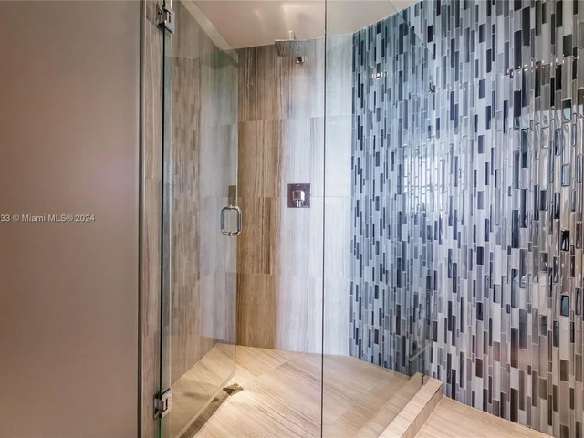 300 S Pointe Dr # 1604, Miami Beach FL 33139