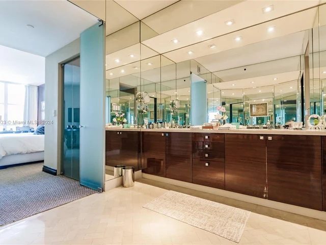 300 S Pointe Dr # 1604, Miami Beach FL 33139