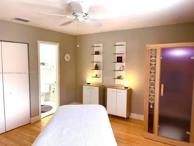 1415 Miami Rd # D, Fort Lauderdale FL 33316