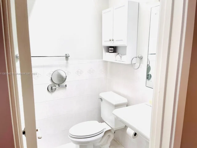 1415 Miami Rd # D, Fort Lauderdale FL 33316