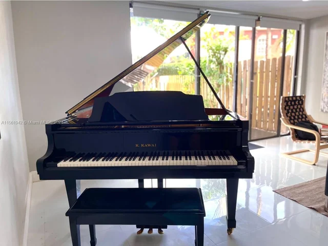 1415 Miami Rd # D, Fort Lauderdale FL 33316