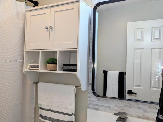 5601 NW 15th St # 3, Lauderhill FL 33313