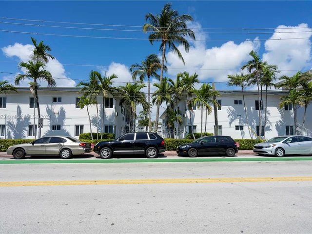 8330 Byron Ave # 3, Miami Beach FL 33141