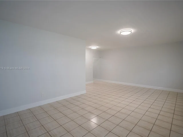 8330 Byron Ave # 3, Miami Beach FL 33141