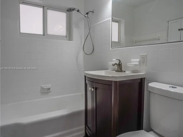 8330 Byron Ave # 3, Miami Beach FL 33141