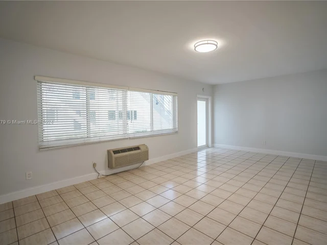 8330 Byron Ave # 3, Miami Beach FL 33141