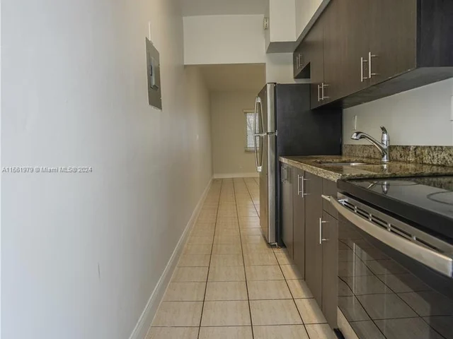 8330 Byron Ave # 3, Miami Beach FL 33141