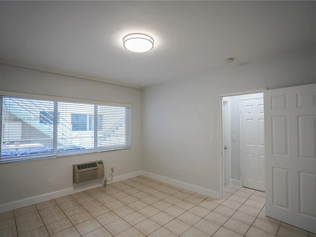 8330 Byron Ave # 3, Miami Beach FL 33141