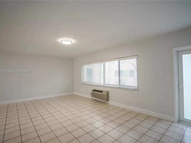 8330 Byron Ave # 3, Miami Beach FL 33141