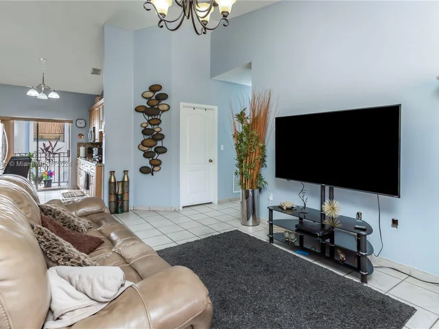 7546 W 20th Ave # 205, Hialeah FL 33016