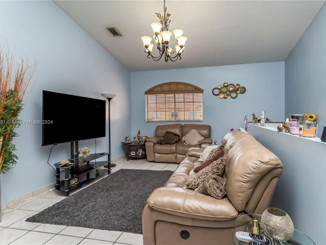 7546 W 20th Ave # 205, Hialeah FL 33016