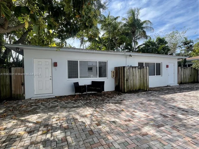 572 NE 67th St # 6, Miami FL 33138