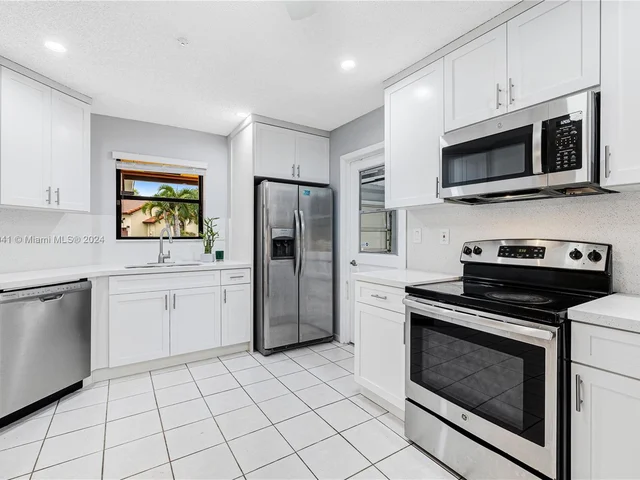 11301 SW 4th St, Pembroke Pines FL 33025