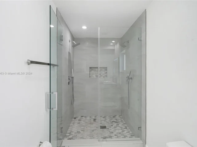 7961 NW 175th St, Hialeah FL 33015