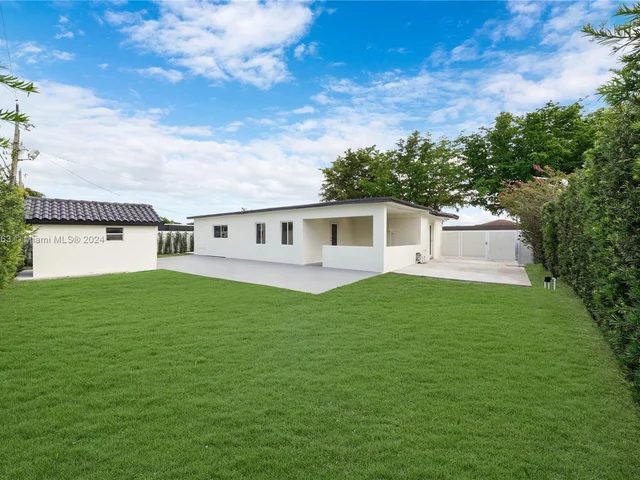 7961 NW 175th St, Hialeah FL 33015