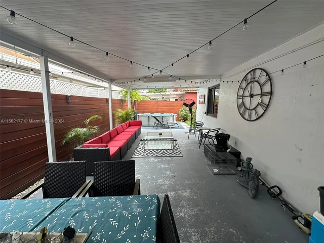 7525 W 32nd Ct, Hialeah FL 33018