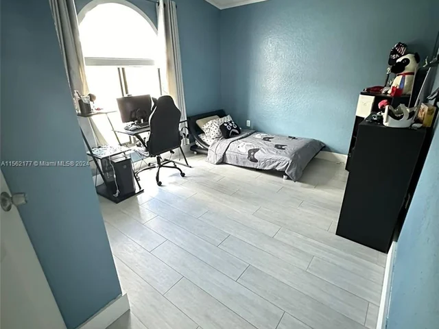 7525 W 32nd Ct, Hialeah FL 33018