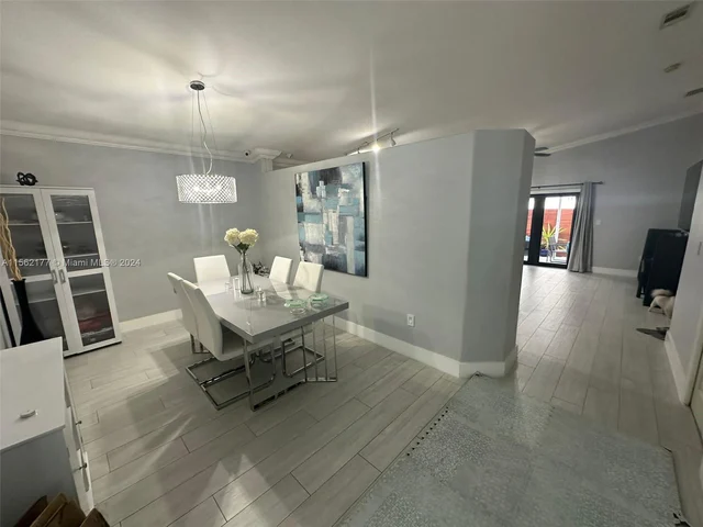 7525 W 32nd Ct, Hialeah FL 33018