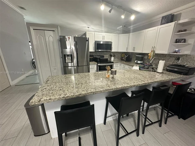 7525 W 32nd Ct, Hialeah FL 33018