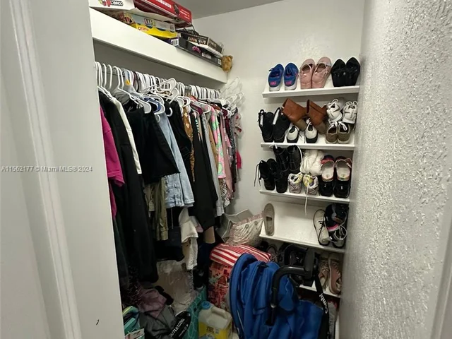 7525 W 32nd Ct, Hialeah FL 33018