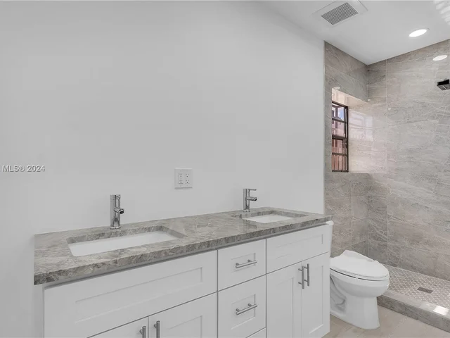 939 NW 23rd Ct # 939, Miami FL 33125