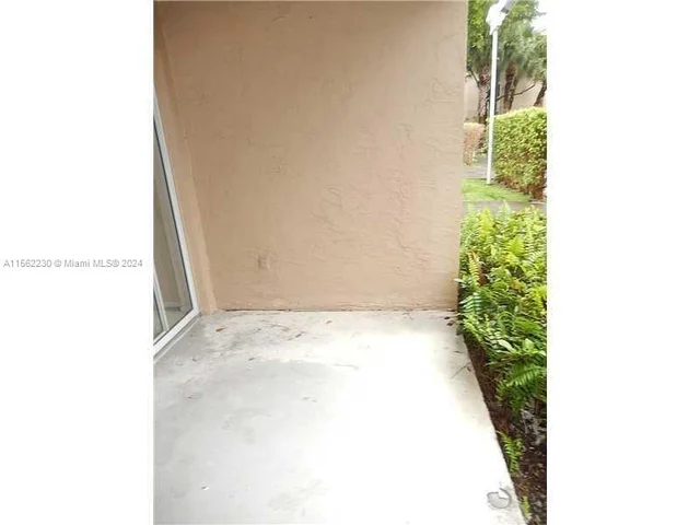 10521 SW 157th place # 107, Miami FL 33196